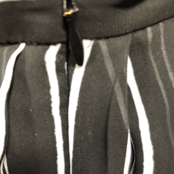 Banana Republic Black White Pleated Skirt Sz 4 NWT - Picture 6 of 7